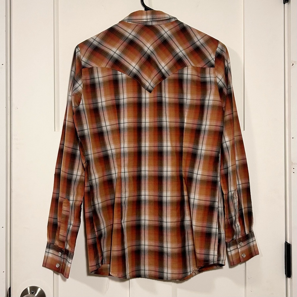Wrangler western pearl snap shirt - orange/brown plaid, size S - women’s - Picture 2 of 5